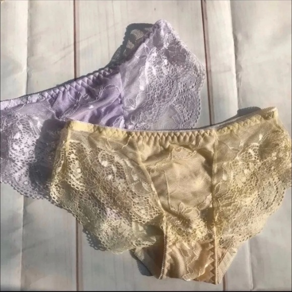 2 sets of lace bra with matching panties - Picture 2 of 8